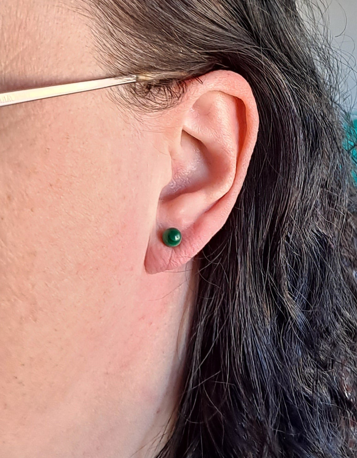 Nappikorvakorut malakiitti