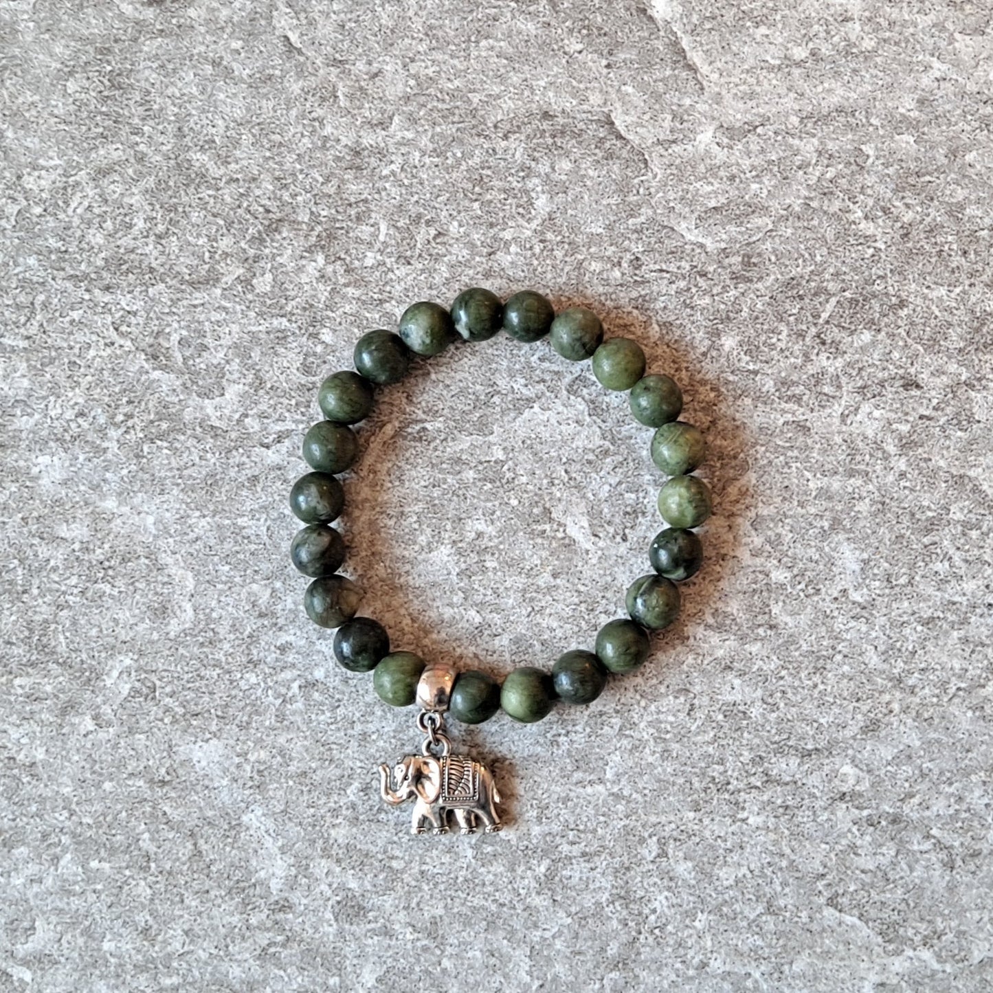 Rannekoru norsu "Taiwanin jade"